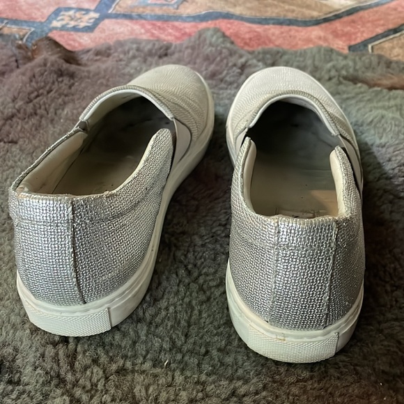 Lanvin Paris Designer “Curbies” Grey Snakeskin
US Women’s size 7, Euro size 37 - Picture 4 of 7